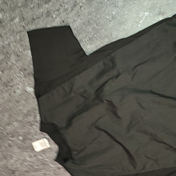 2001. Made in USA. DEADSTOCK. SIX FLAGS. BATMAN. Tee w/cape. XL - Picture 14 of 14